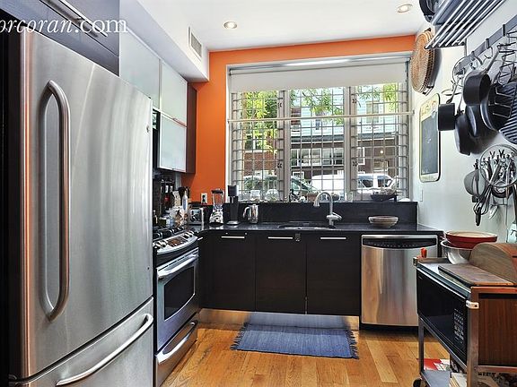 3rd image of 160 Manhattan Ave APT 1B