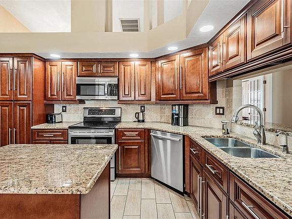 4th image of 3252 Noemi Dr