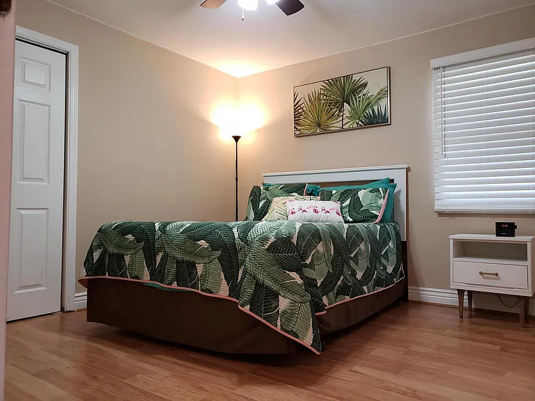 1074 Citrus Ave NE — Photo 17