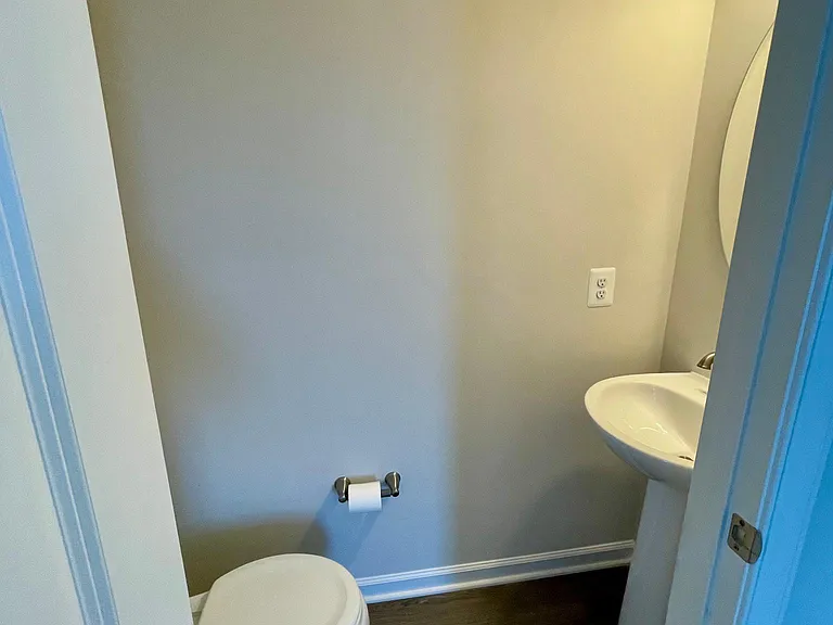 135 Dripping Spring Dr — Photo 4