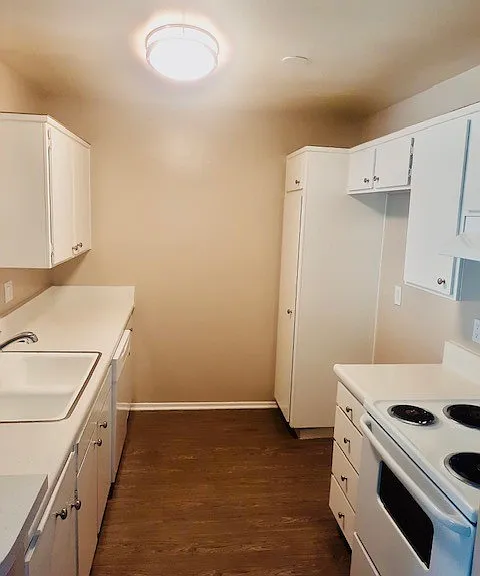 Taylor Garden Apartments — Photo 6