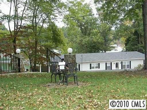 3rd image of 4279 Barbrick St