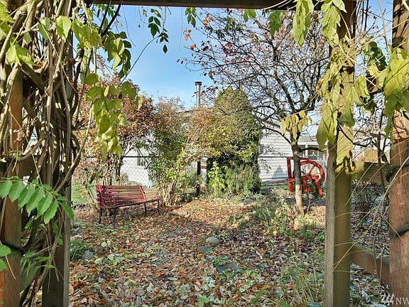 4th image of 15302 123rd Avenue Ct E