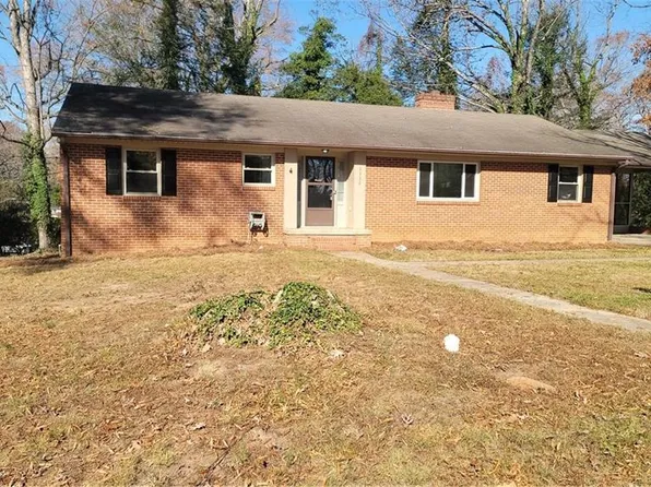 1111 Harris St, Eden, NC 27288