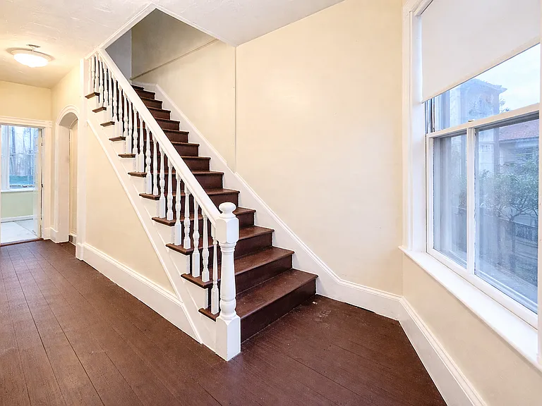 1130B Washington St — Photo 4