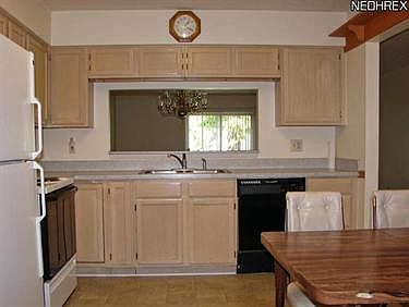 5th image of 1607 Iris Glen Dr