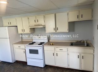 23-25 4th St #3, Bangor, ME 04401