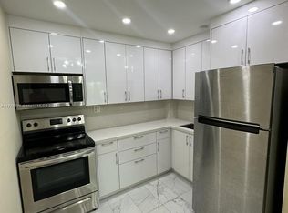 8950 NE 8th Ave APT 403, Miami, FL 33138