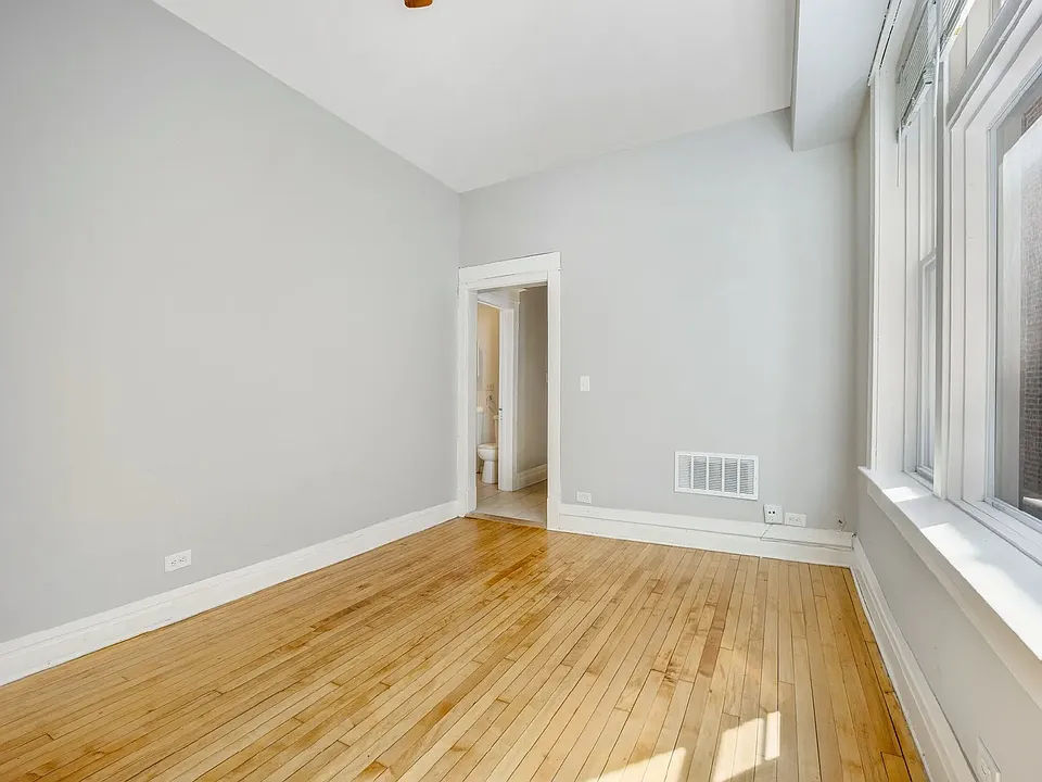 3131 W Augusta Blvd #1R