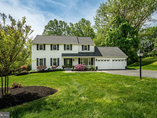 24 Todmorden Dr, Rose Valley, PA 19086