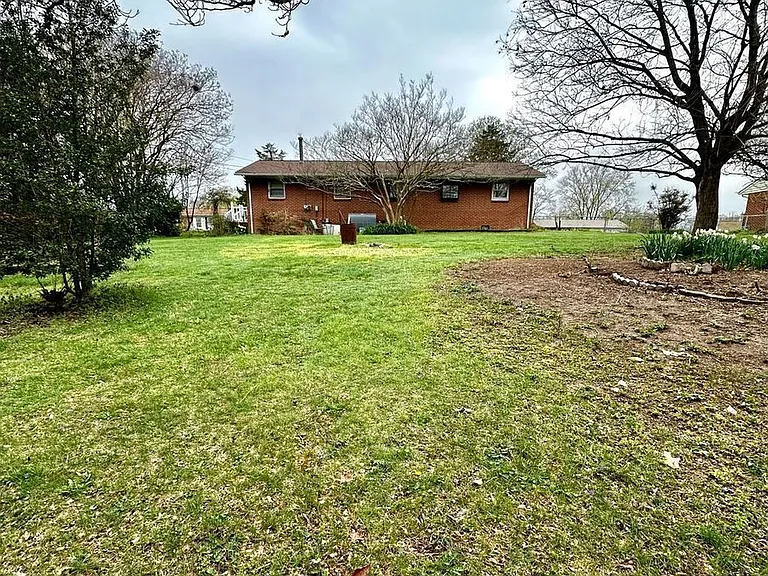 714 Culpeper St — Photo 14