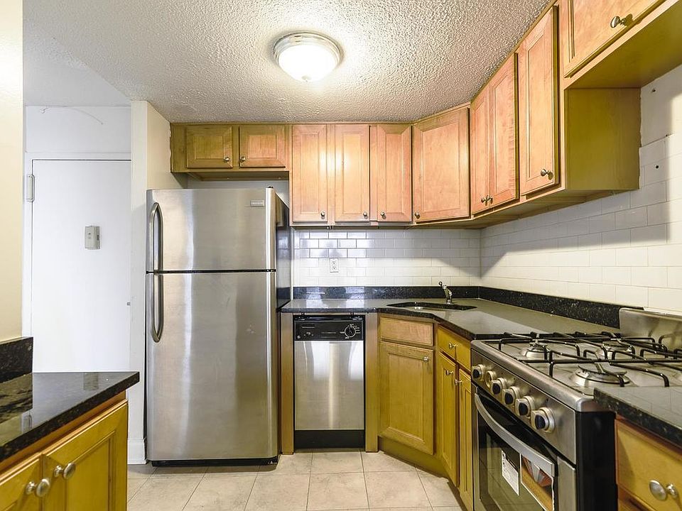 1st image of 546 Main St APT 535