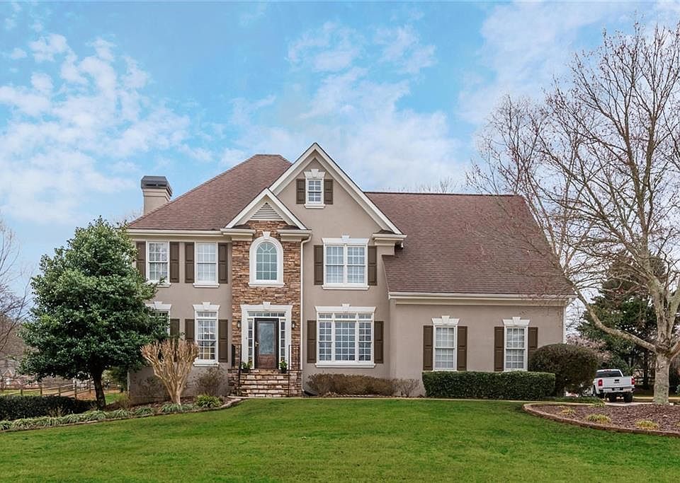 1st image of 1056 Avery Creek Dr