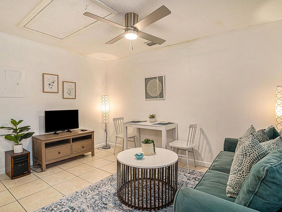 Living area with Smart TV