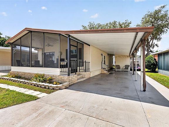 2nd image of 572 TAMMI DRIVE