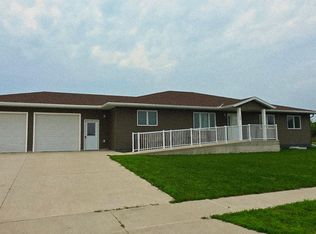 1400 Cheryl Ave, Marshall, MN 56258