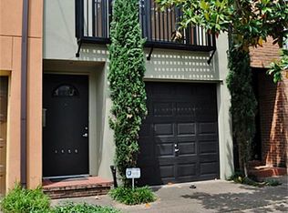 3550 Yupon St, Houston, TX 77006