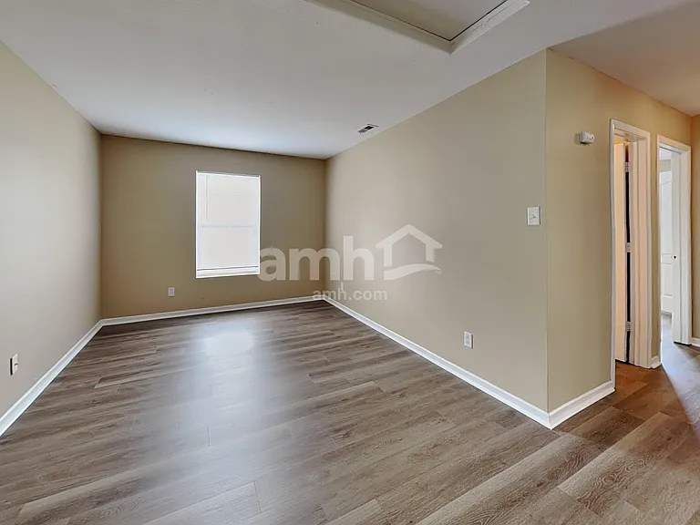 3126 Hurst St — Photo 10