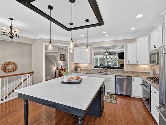 3rd image of 3574 Seymour Dr