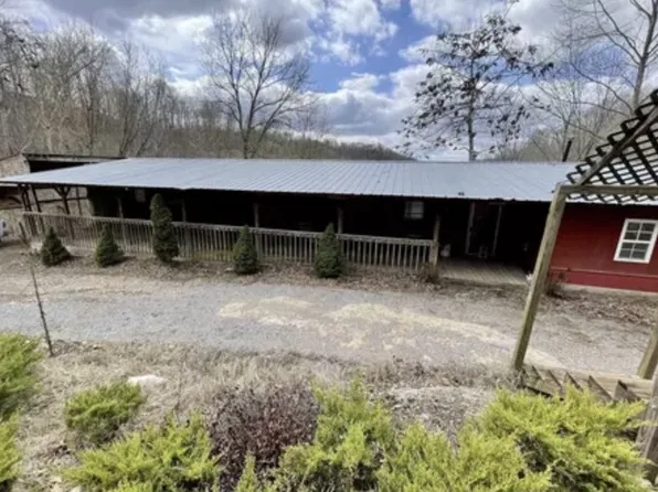 250 Possum Hollow Rd, Dowelltown, TN 37059