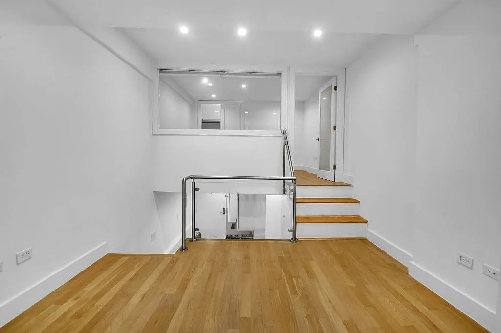 210 East 22nd Street — Photo 2