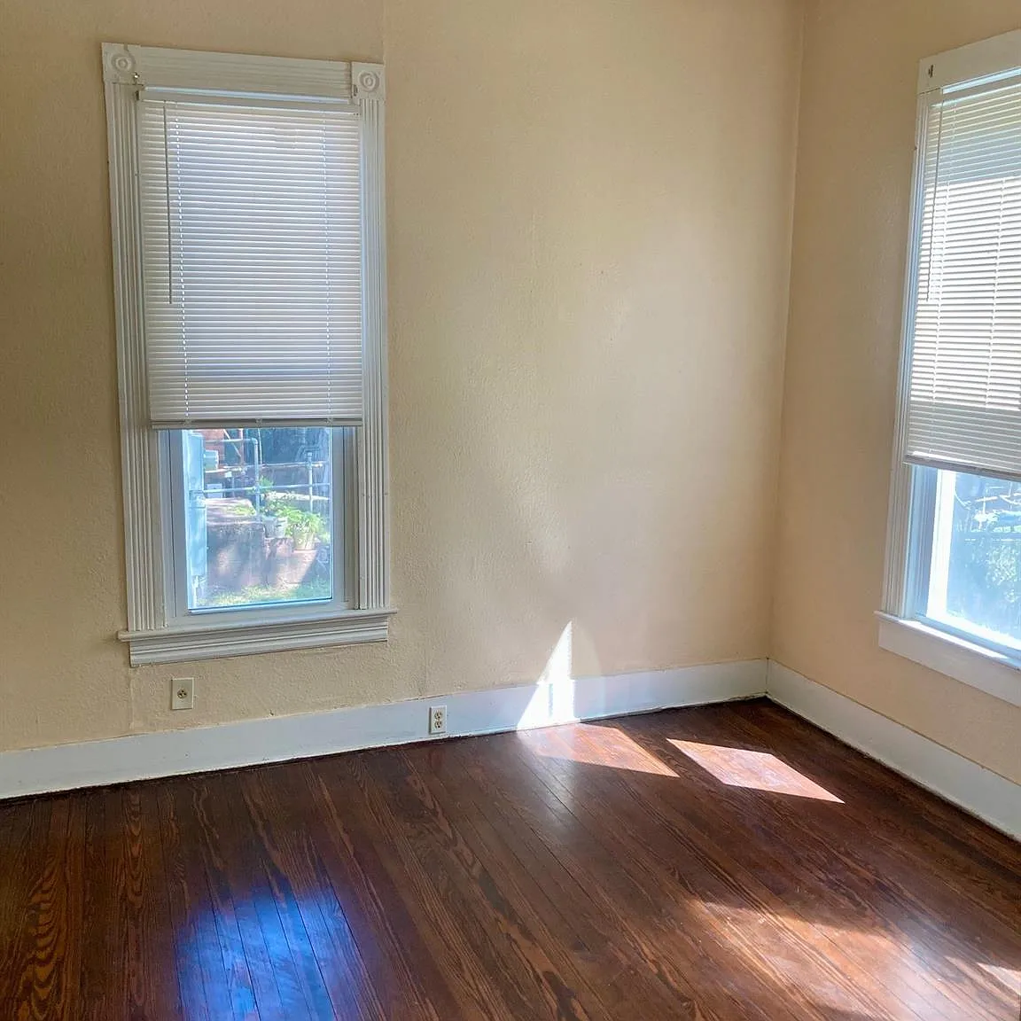3 bed, 2.0 bath, 1500 sqft, $1,725 — Photo 2