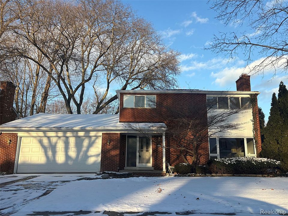 1st image of 646 Peachtree Ln