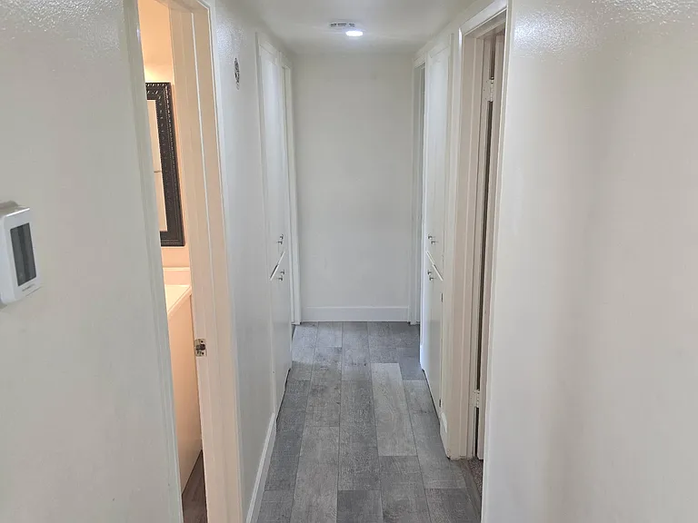 1005 W Cambridge Ave — Photo 10