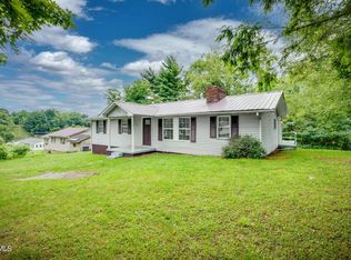 103 Whites Subdv Rd, Cedar Bluff, VA 24609