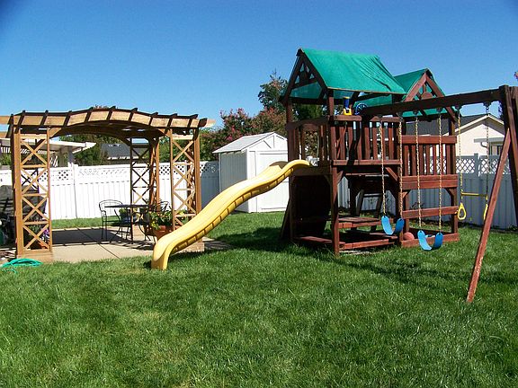 2nd image of 3591 Bearwood Pl
