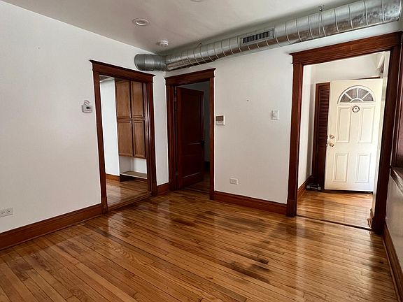 3rd image of 1238 N Maplewood Ave APT 1R