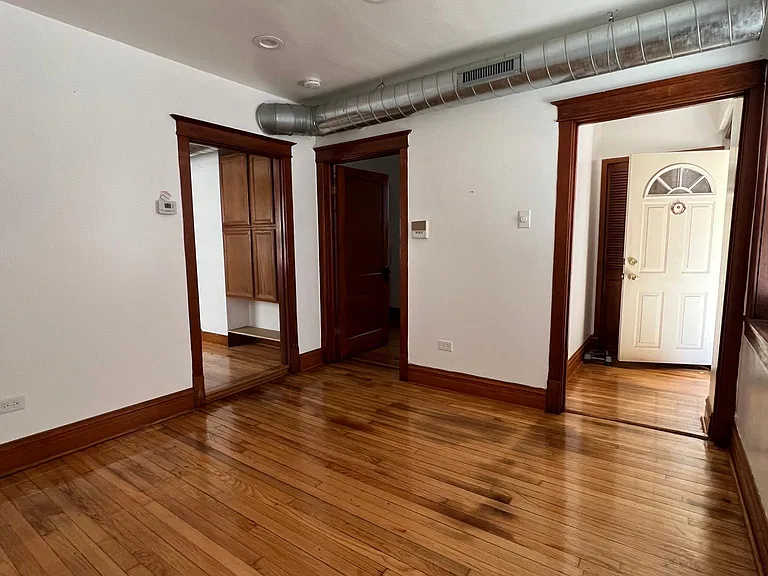1238 N Maplewood Ave #1R — Photo 3