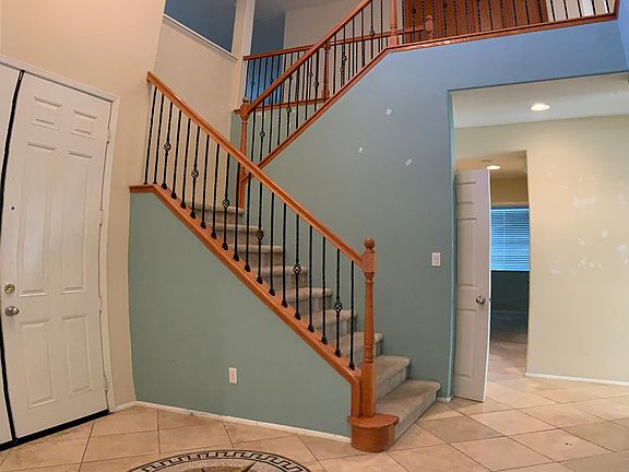 2nd image of 29557 Williamette Way