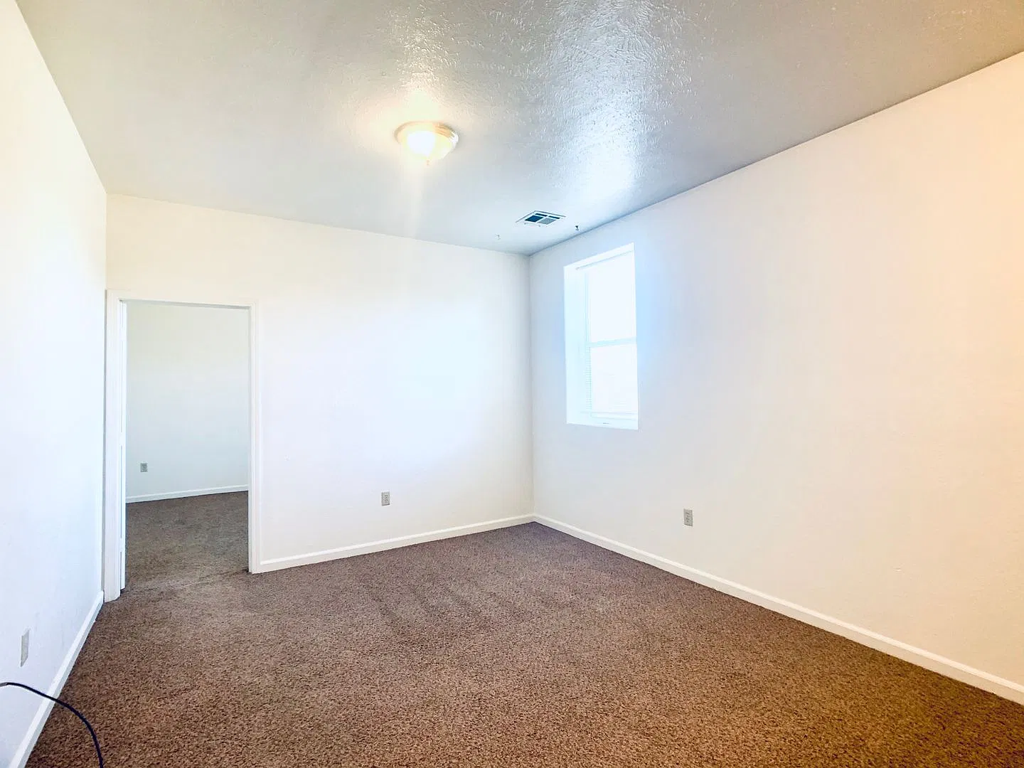706 9th Ave — Photo 3