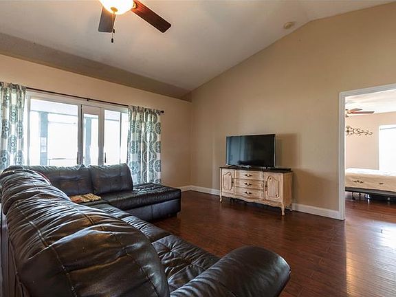 5th image of 7911 Oak Run Cir