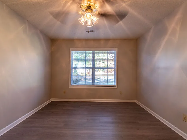 3923 Woodberry Lake Dr — Photo 17