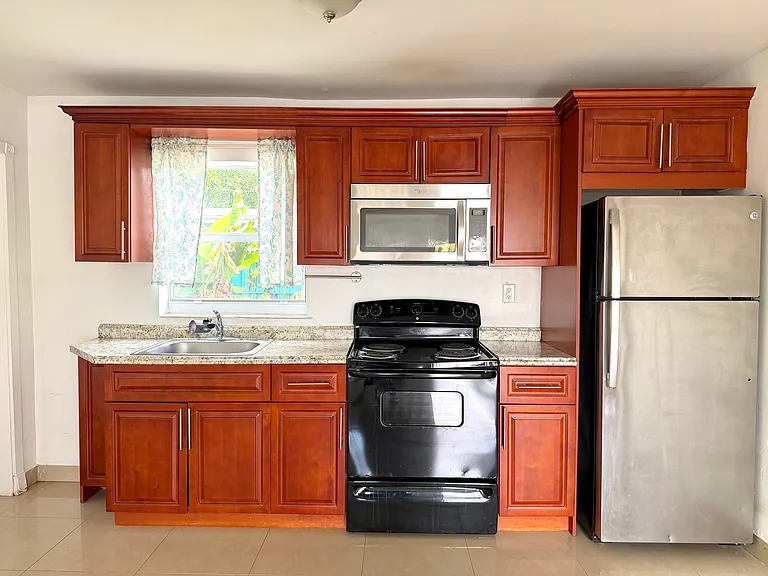 2318 Roosevelt St — Photo 5