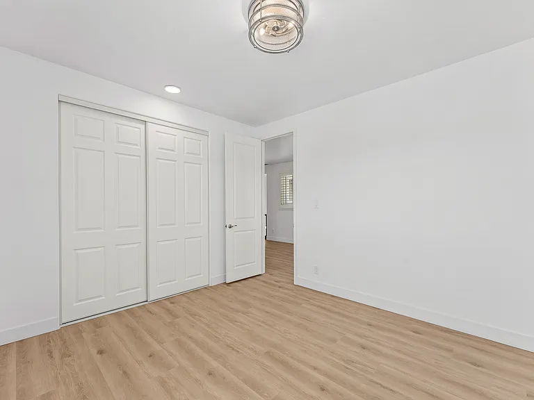 12326 White Horse Ct — Photo 16