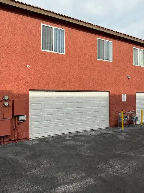 Building Photo - 2977 Duxbury Dr #0