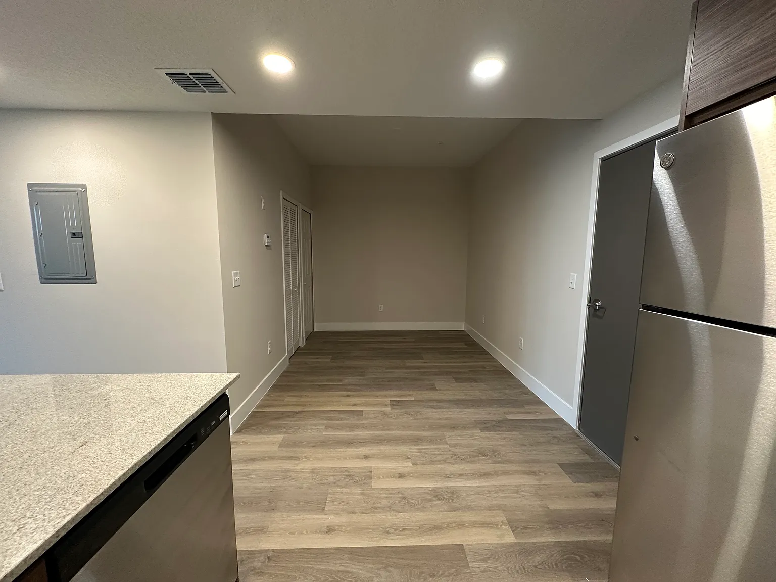 1 bed, 774 sqft, $1,300 — Photo 4