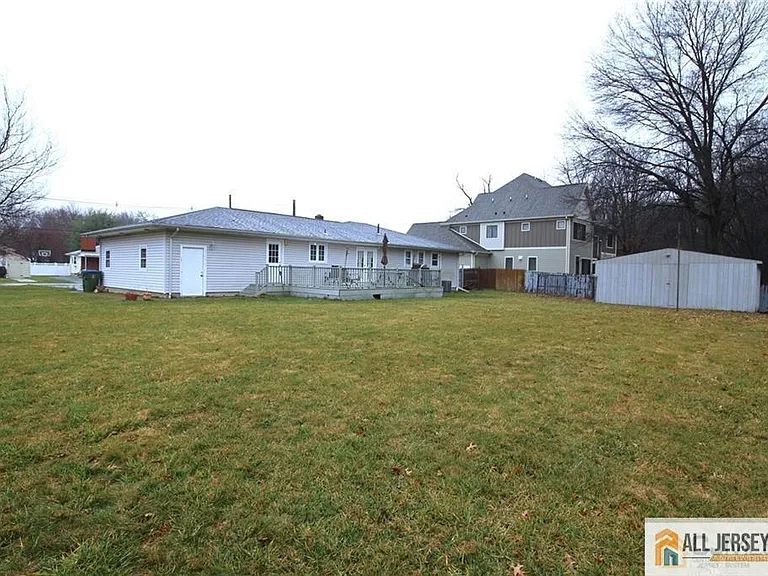 968 New Dover Rd — Photo 2