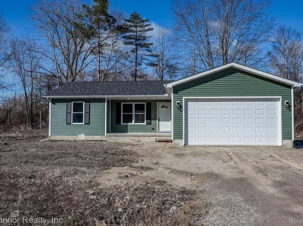 1047 39th St, Pt Huron, MI 48060