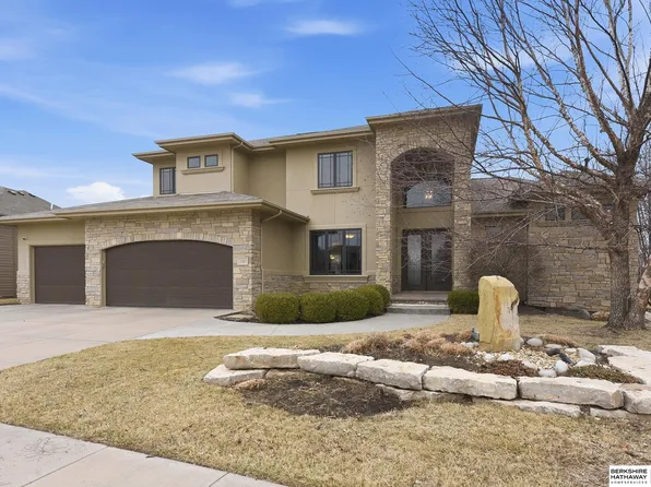 1206 S 199th St, Omaha, NE 68130