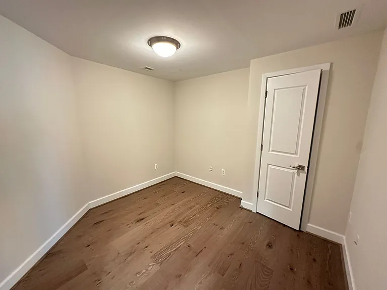 7171 Woodmont Ave #606 — Photo 12