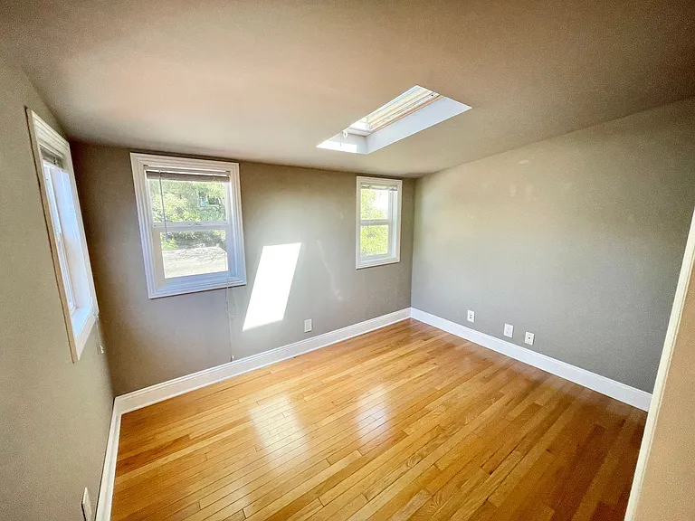 3901-3901 1/2 Folsom Street — Photo 10