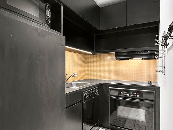 5th image of 56 Pine St APT 11F