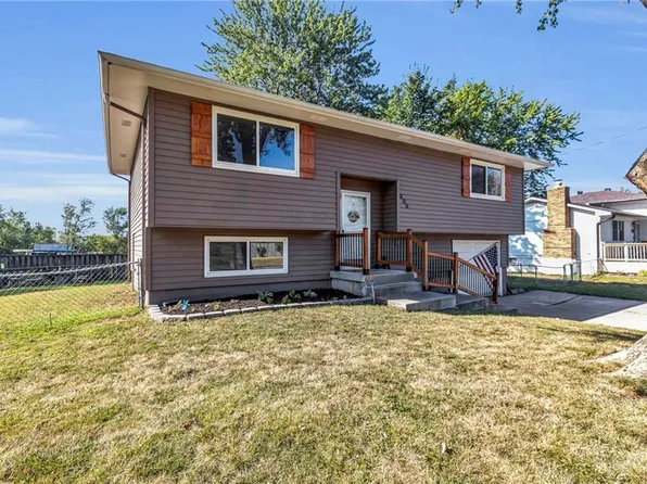 305 W South St, Spring Hill, KS 66083