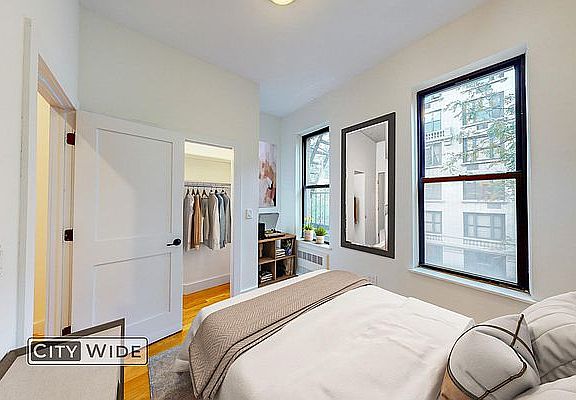 3rd image of 121 E 82nd St APT 12