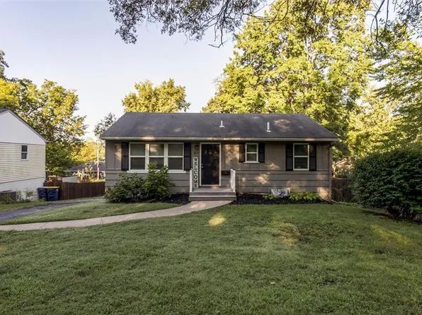 8912 Walnut St, Kansas City, MO 64114