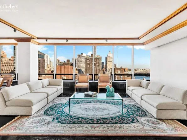 870 United Nations Plaza image 1 of 32